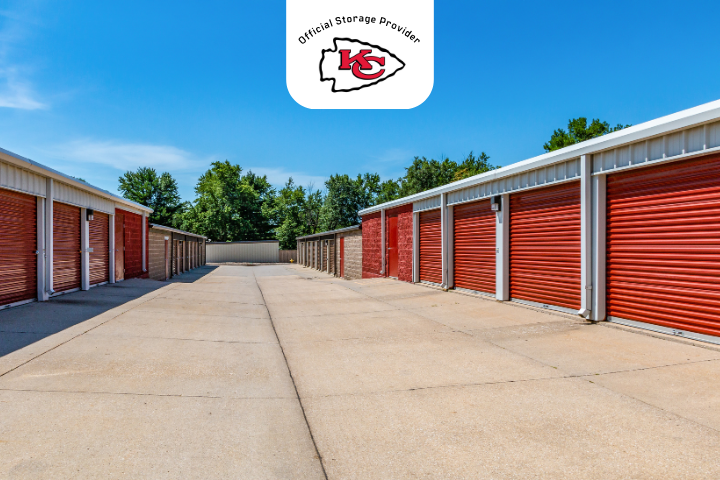 StorageMart drive up self storage on Guthrie Ave in Des Moines
